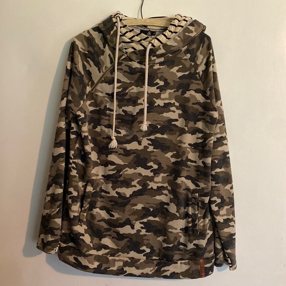 AMPERSAND AVE Tops - Ampersand Camo Double hooded sweatshirt (M1)